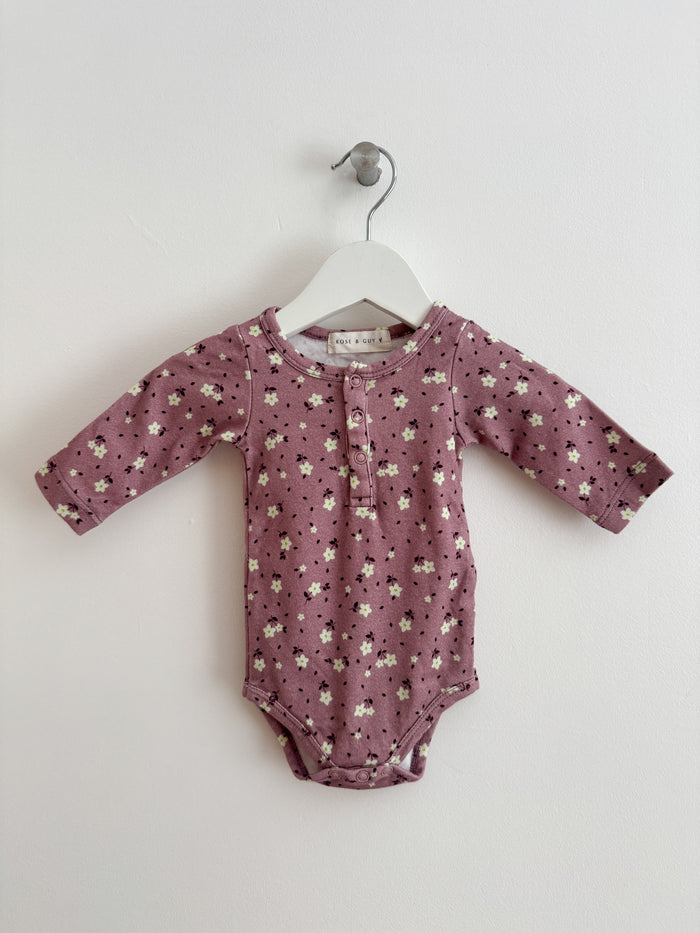 PRELOVED MULBERRY FLORAL BODYSUIT 0-6 MONTHS