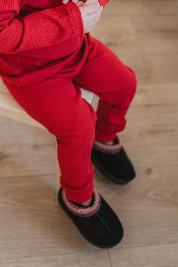 CRIMSON RIBBED LEGGINGS