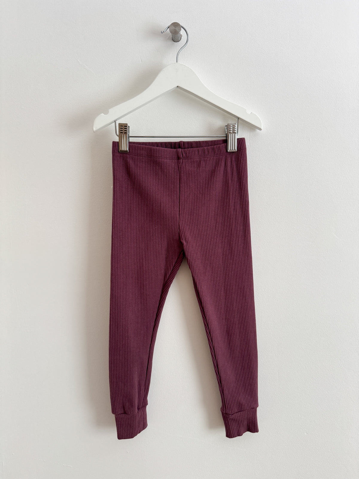 PRELOVED PLUM LEGGINGS  3-4 YEARS