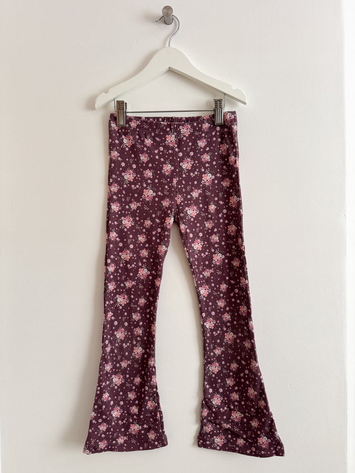 PRELOVED WINTERBERRY FLARES 6-7 YEARS