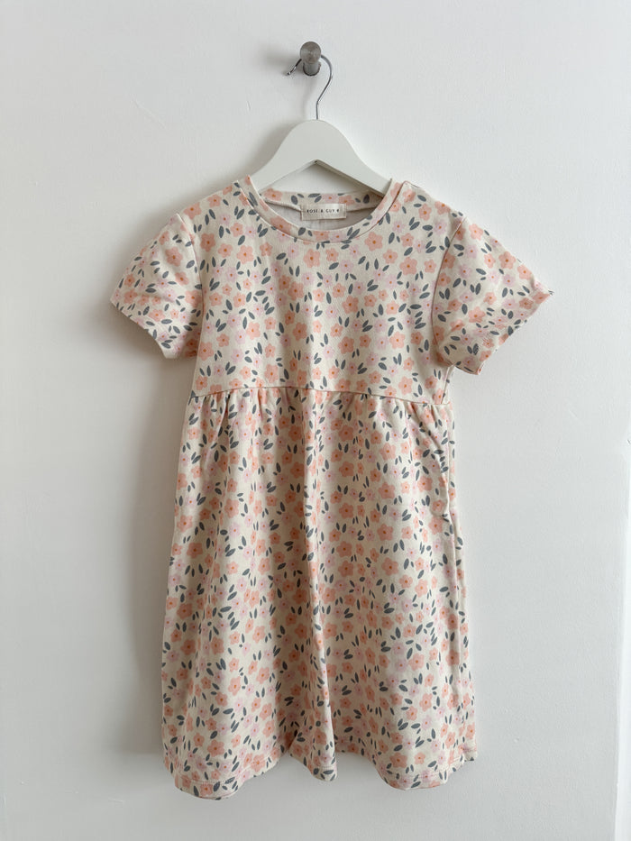 PRELOVED PEACHY FLORAL QUINNY 6-7 YEARS