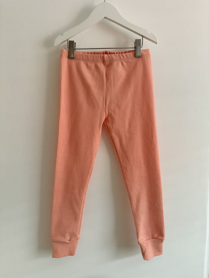 PRELOVED PEACH LEGGINGS 5-6 YEARS