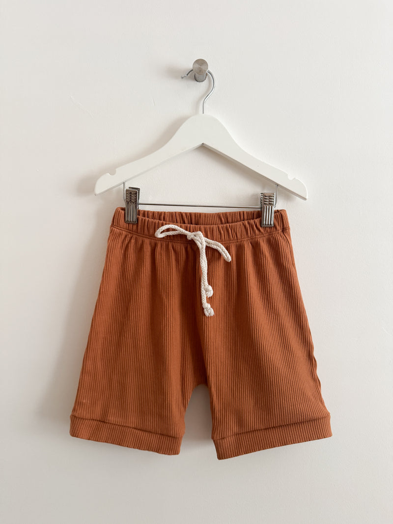 PRELOVED RUST SHORTS 6-7 YEARS