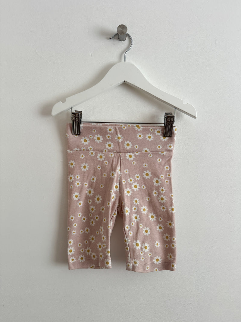 PRELOVED DAISY CYCLING SHORTS 4-5 YEARS