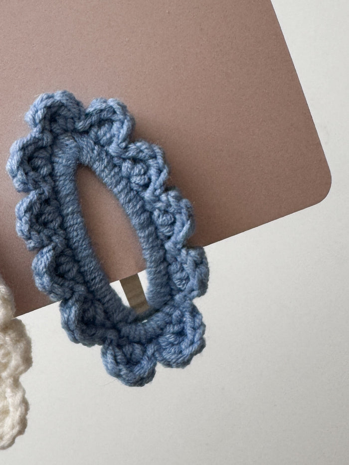 SCALLOP CROCHET CLIP