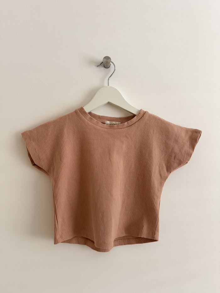 PRELOVED CLAY TSHIRT 3-4 YEARS