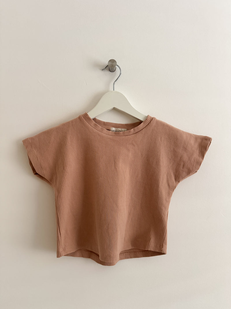 PRELOVED CLAY TSHIRT 3-4 YEARS