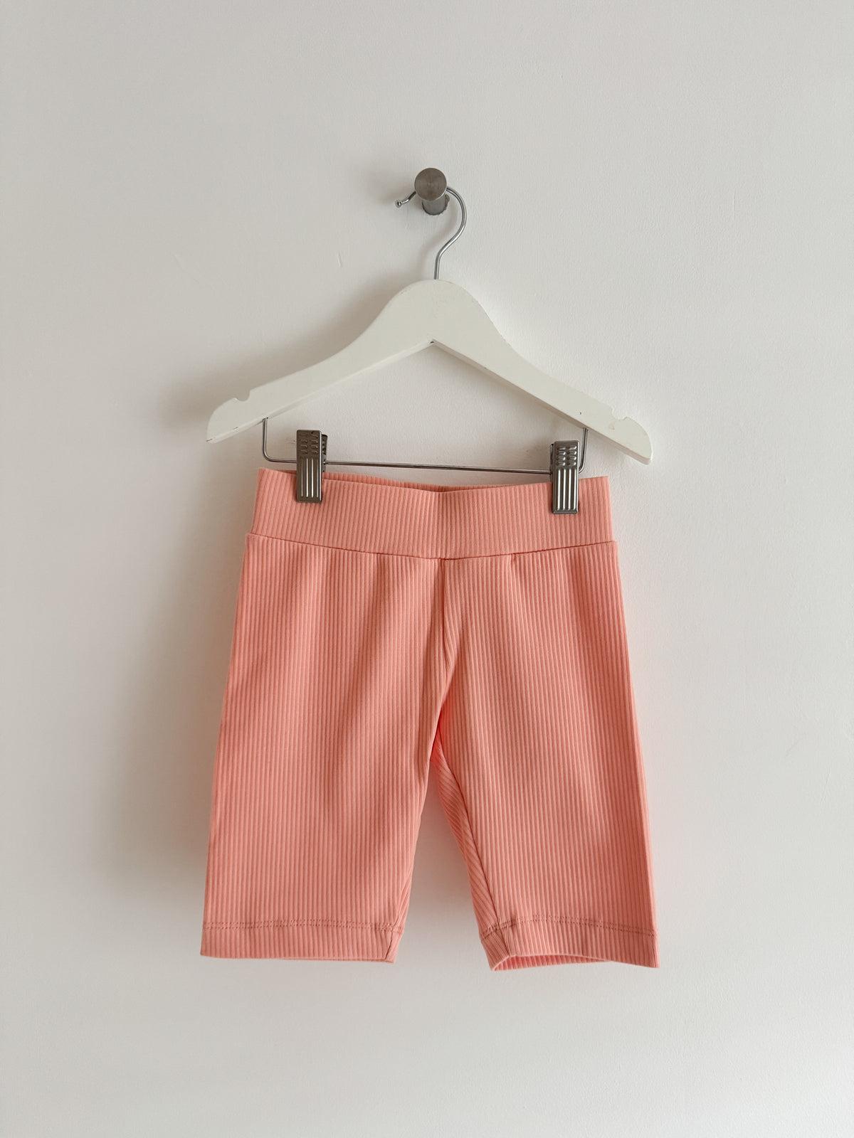 PRELOVED PEACH CYCLING SHORTS 4-5 YEAR