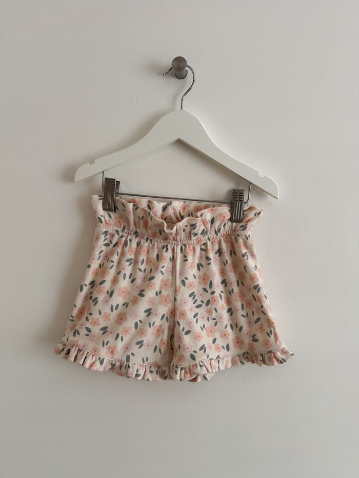 PRELOVED PEACHY FLORAL FRILL SHORTS 1-2 YEARS